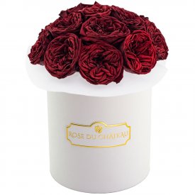Red Charm Bouquet Wiecznych Kwiatów w Białym Boxie
