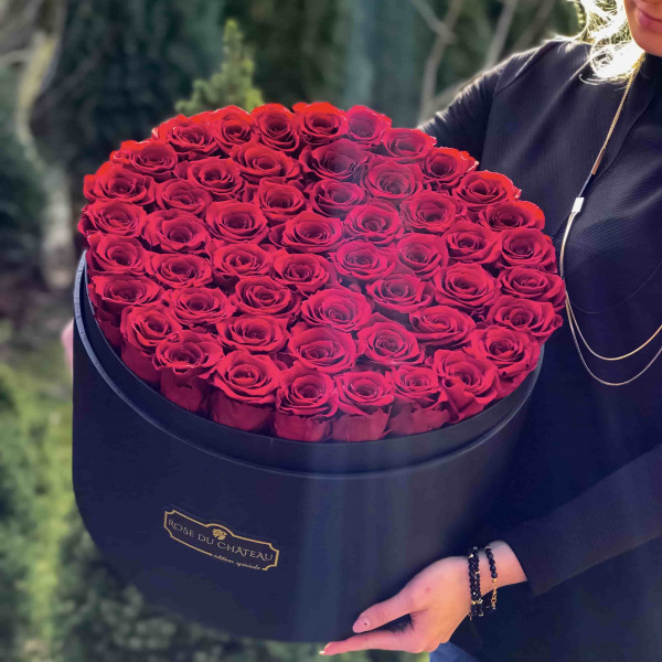 50 szt Czerwonych Wiecznych Róż w Czarnym Mega Boxie