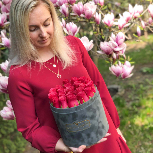 Édition Spéciale Antracytowy Flokowany Box z Różowymi Różami Żywymi