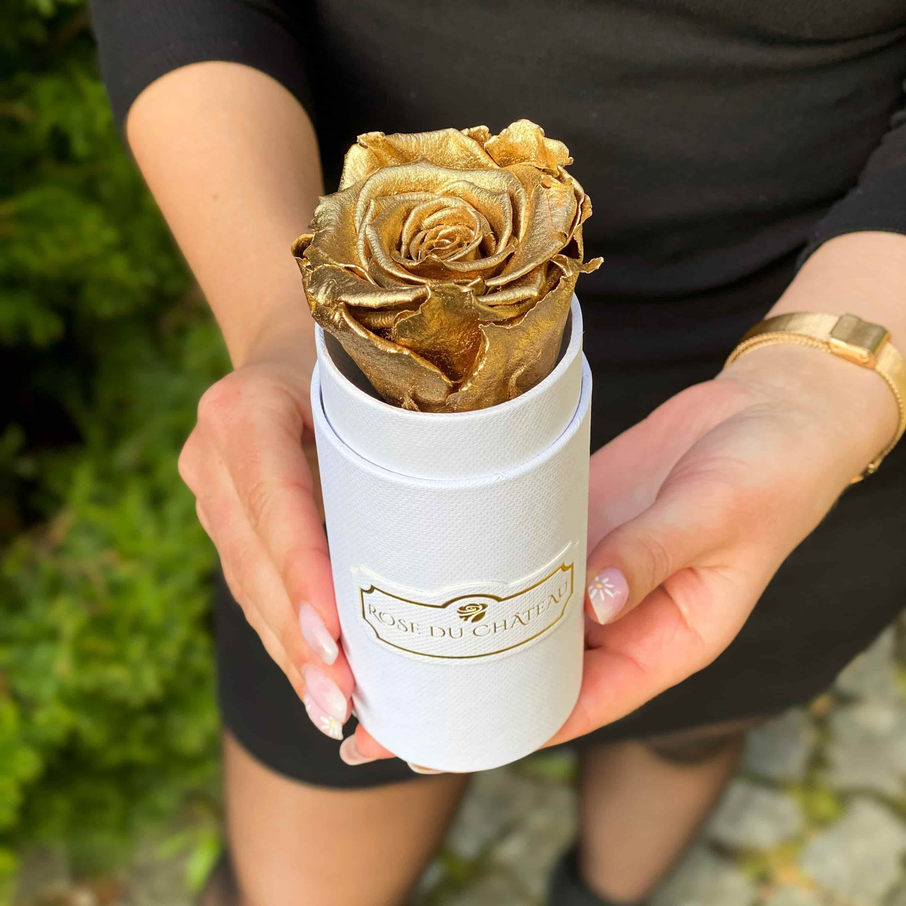 Rosa eterna oro in flowerbox bianco mini | Negozio di fiori online Rose du  Château