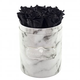 Roses Éternelles Noires Dans Une Petite Flowerbox Marbre Blanche
