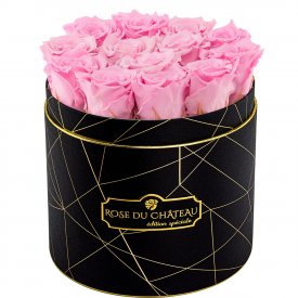 Roses Éternelles Roses Pâles  Dans Une Flowerbox Noir Industriel