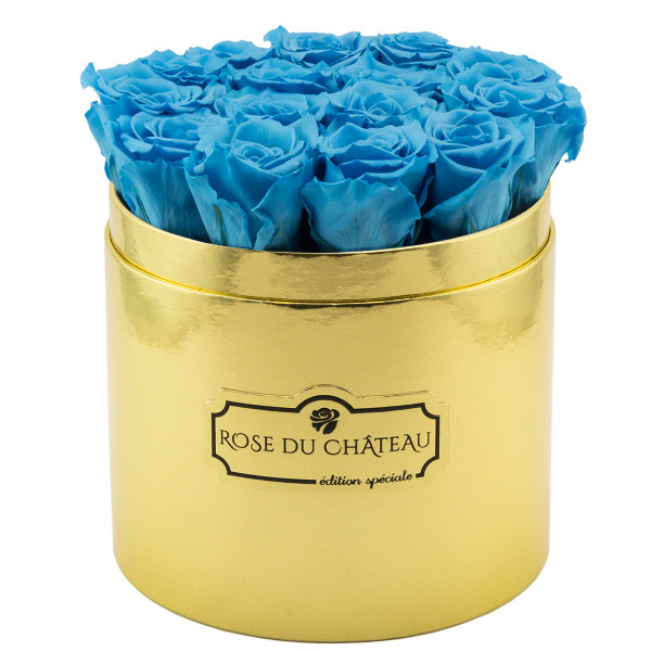 Modré věčné růže ve zlatém flowerboxu