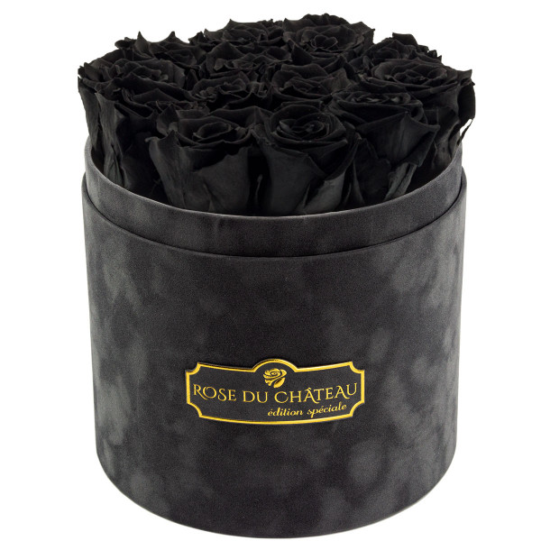 Černé věčné růže v šedém semišovém flowerboxu