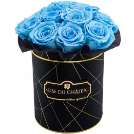 MODRÉ věčné růže bouquet v malém černém flowerboxu