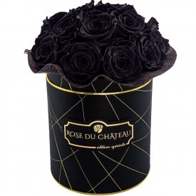 ČERNÉ věčné růže bouquet v malém černém flowerboxu