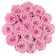Světle růžové věčné růže ve velkém béžovém flowerboxu