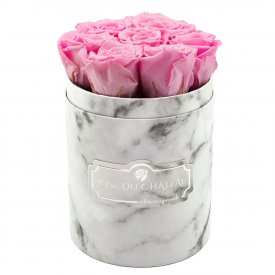 Zartrosafarbene Ewige Rosen in weißer marmorierter Rundbox Small