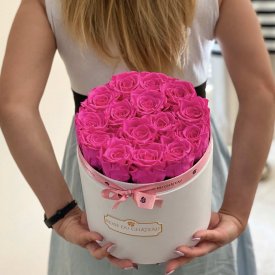Eternity Pink Roses & Round White Flowerbox